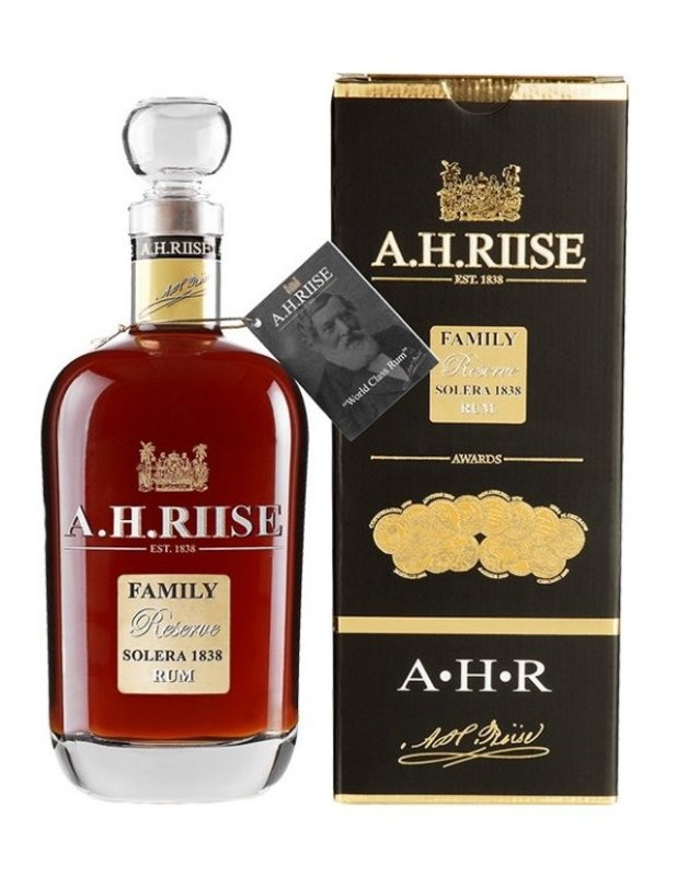 A.H. Riise Family Reserve 42% 0,7 l (karton)